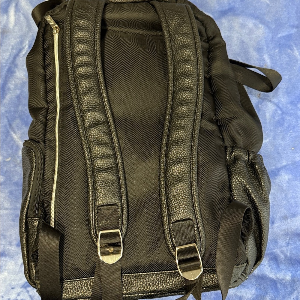 Itzy Ritzy Black Large Diaper/Backpack Bag - Picture 4 of 12
